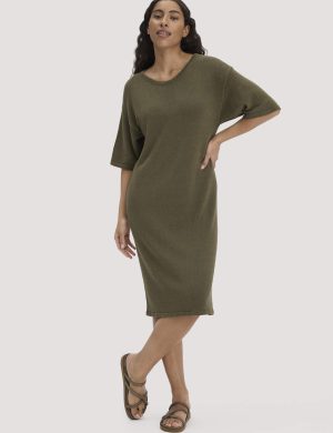 hessnatur Damen Strick Kleid Relaxed aus Leinen mit Bio-Baumwolle und LENZING™ ECOVERO™ - grün