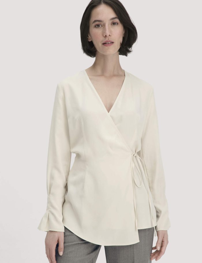 hessnatur Damen Wickelbluse Regular aus TENCEL™ Lyocell - beige
