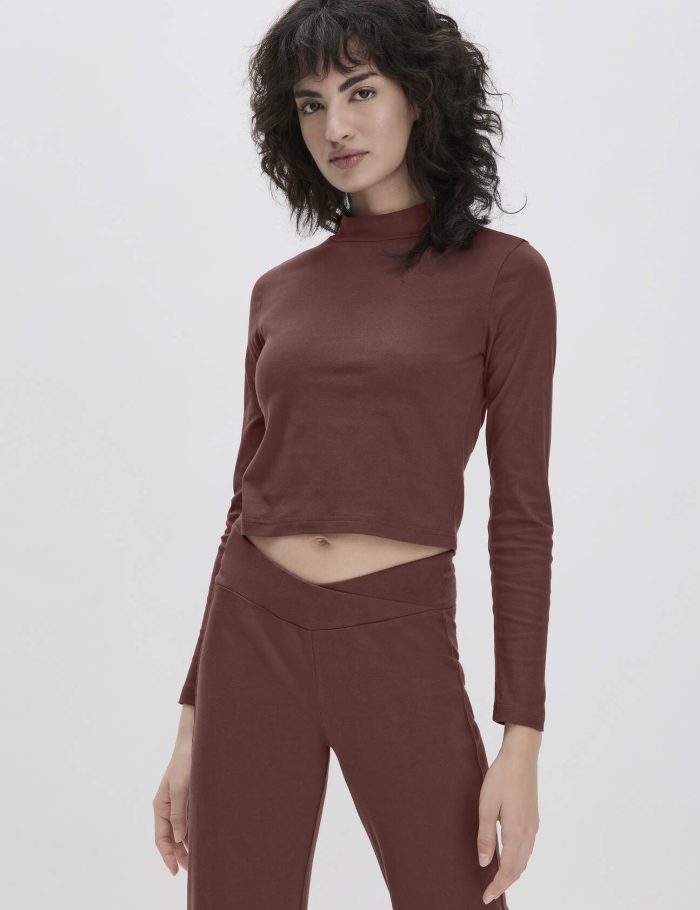 hessnatur Loungewear Longsleeve Fitted ACTIVE LIGHT aus Bio-Baumwolle - braun