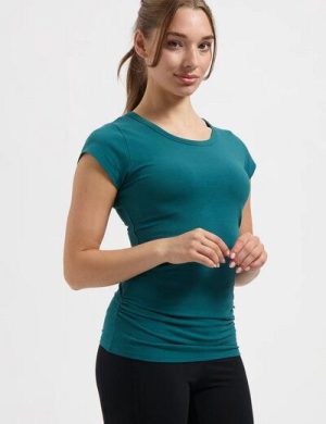 Urban Goddess Zefira Yoga Tee