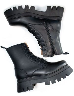 Will's Vegan Shop Track Sole 8-Eye Lace Up Stiefel Damen